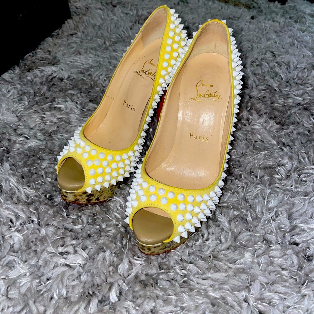 Spike Christian Louboutin pumps
